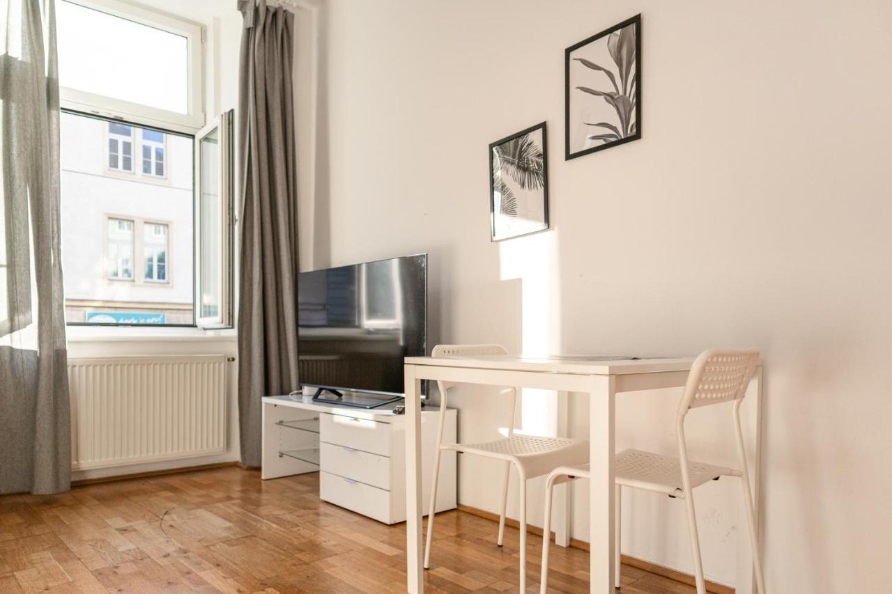 Comfortable 3Br Shared Apart. - Suitable For Long Stays Wina Bagian luar foto